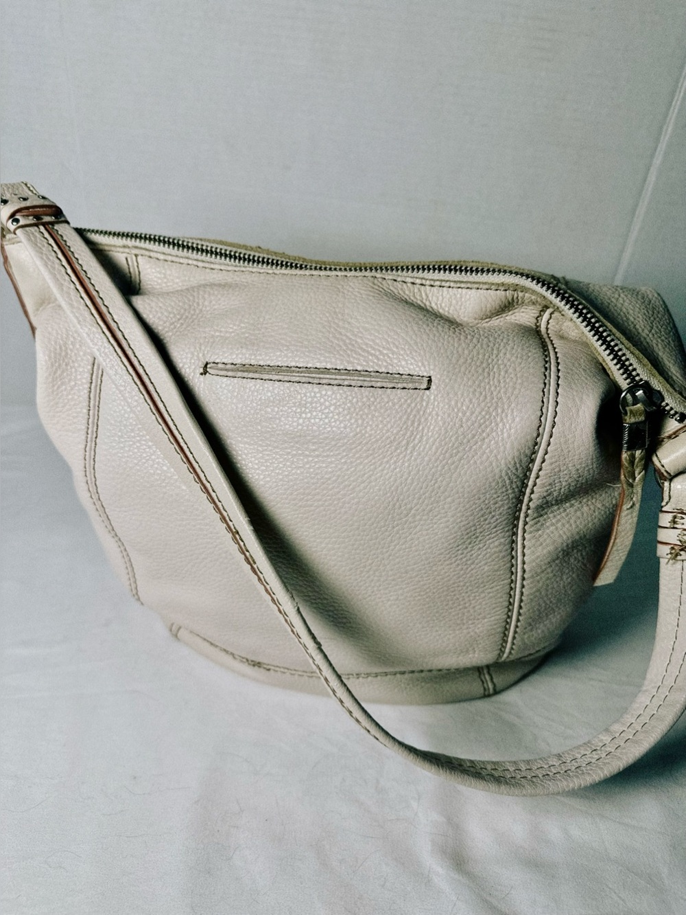 The Sak Sequoia Cream Pebbled Leather Hobo Shoulder Bag Ivory Large Purse